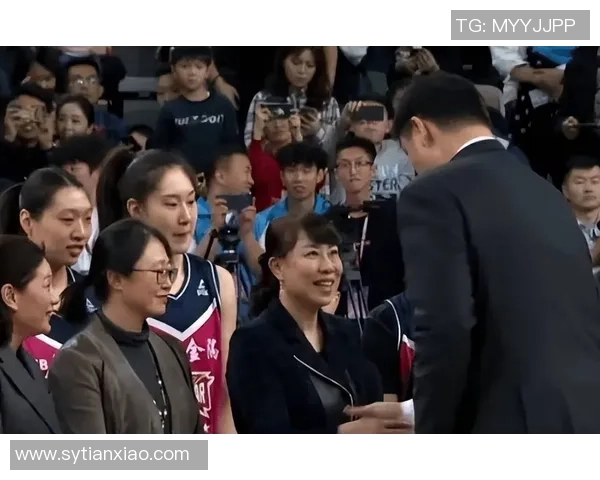 对话王芳:回顾她的篮球生涯与成长之路的精彩瞬间 对话王芳:回顾她的篮球生涯与成长之路的精彩瞬间