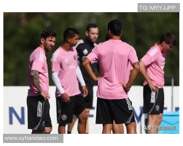 足球明星时尚失误大曝光那些让人哭笑不得的穿搭丑照合集 足球明星时尚失误大曝光那些让人哭笑不得的穿搭丑照合集